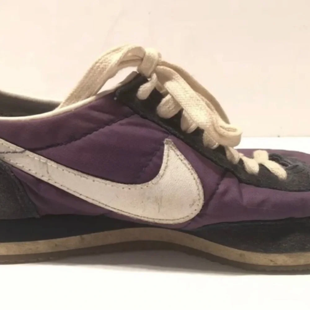 Nike VINTAGE Running Shoes Sneakers 1982 Collectible Mens 8 RARE Original Nike